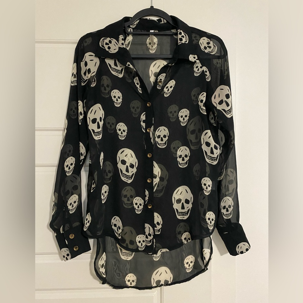 Black Skull Print Sheer Shirt sz S